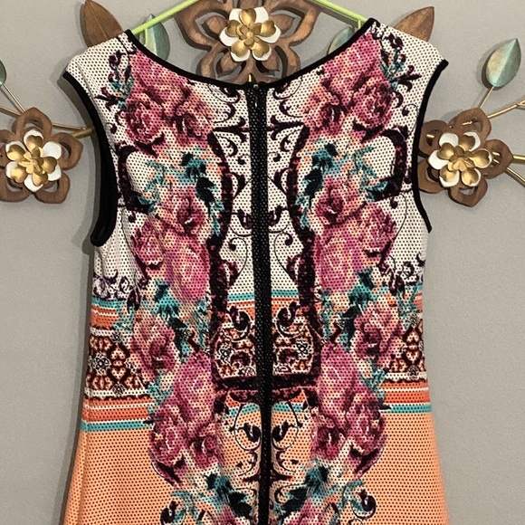 Beige by ECI Light Orange Rose Print Sleeveless Dress Size 6 - Picture 6 of 8